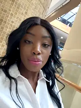 juisybigpussy nude on cam for live sex chat