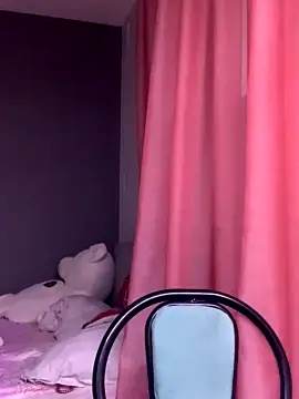 SexyyFoxyy nude on cam for live sex chat