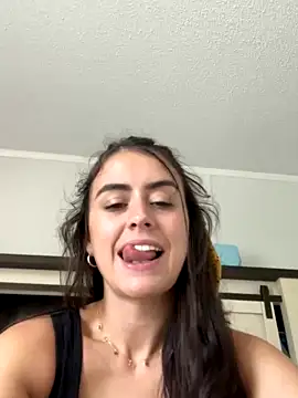 Wetbabygirlxo nude on cam for live sex chat