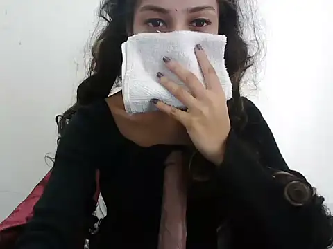 ApkiNaughtyGirl nude on cam for live sex chat