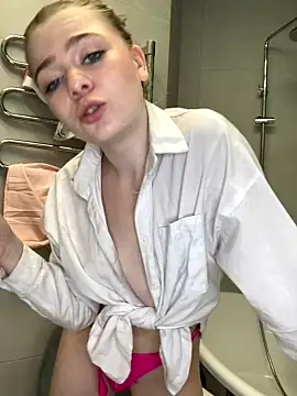 BeaGarciay nude on cam for live sex chat