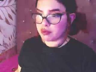 CINNAMON8 naked on Live Cam Sex Chat