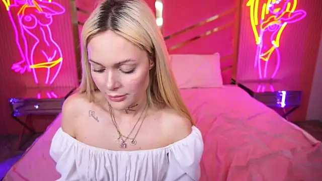 Lippsys nude on cam for live sex chat