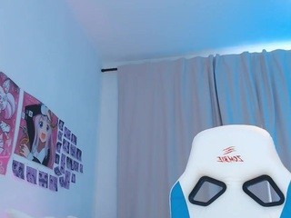 Viktoria-Simmons naked on Live Cam Sex Chat