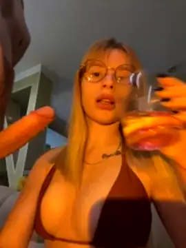 Horny_n_wet nude on cam for live sex chat
