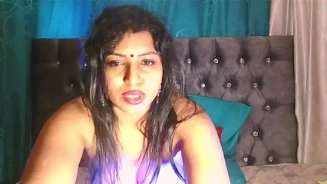 RoyalCreamPuff nude on cam for live sex chat