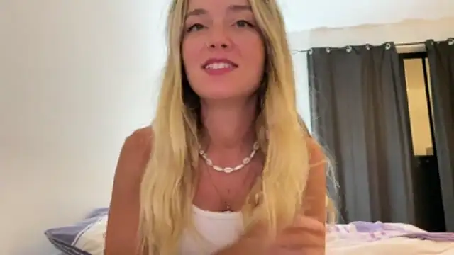 SirenaBelle nude on cam for live sex chat