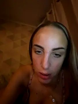 BabyMellisa nude on webcam for live sex chat