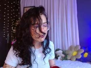 laralittle nude on Live Cam Sex Chat