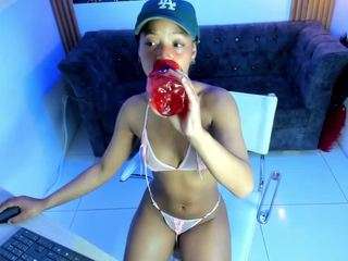 Lizadams19 nude on Live Cam Sex Chat