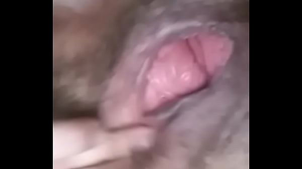 Vagina peluda bien abierta