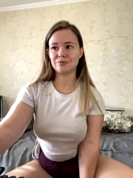 Caramellees nude on webcam for live sex chat