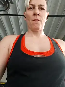 DarleenHot nude on webcam for live sex chat
