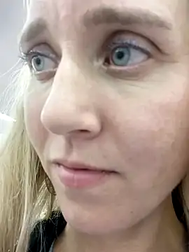 SkyelarSommer nude on webcam for live sex chat