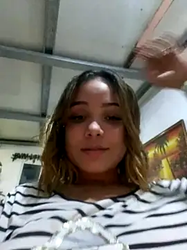 veronicahot1997 nude on webcam for live sex chat