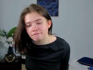 EmilyRose11 nude on Live Cam Sex Chat