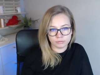 Holly95love nude on Live Cam Sex Chat