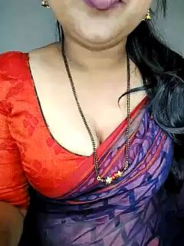 hot-friendly-girl nude on webcam for live sex chat