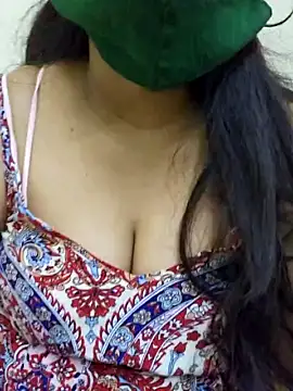 malluanu35 nude on webcam for live sex chat