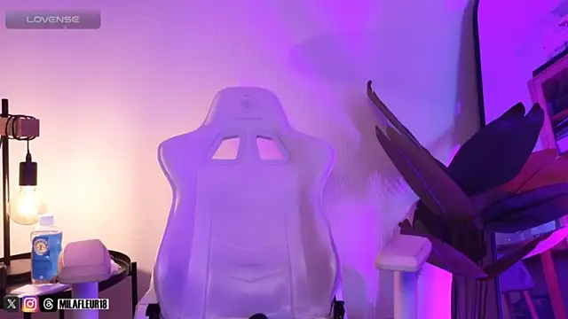 MilaFleur nude on webcam for live sex chat