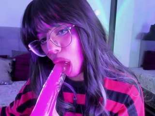 Alice Manson nude on Live Cam Sex Chat