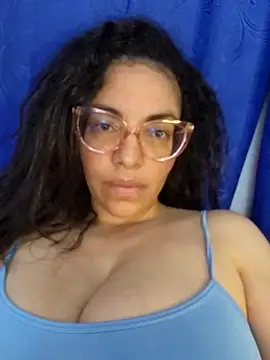LUCI_LOVE nude on webcam for live sex chat