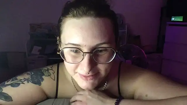 Miiasma_x nude on webcam for live sex chat