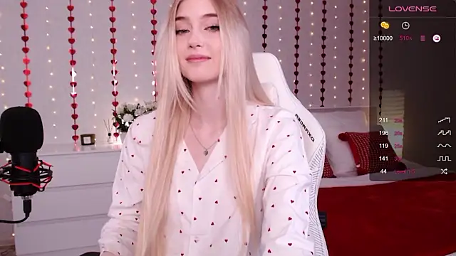 VonnaLein nude on webcam for live sex chat