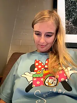 Betsy nude on webcam for live sex chat