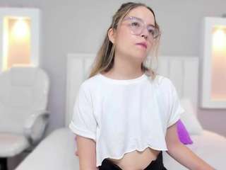 DakotaMills nude on Live Cam Sex Chat