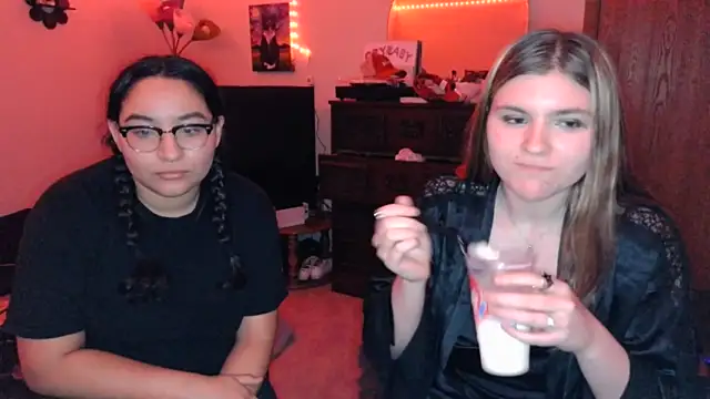 Elliewgfs nude on webcam for live sex chat