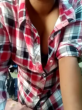 Hot-riya nude on webcam for live sex chat