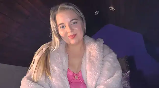 Jessica69G nude on webcam for live sex chat