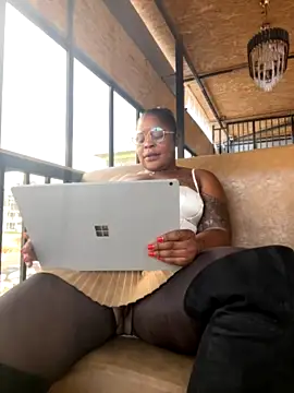 juicybatate nude on webcam for live sex chat
