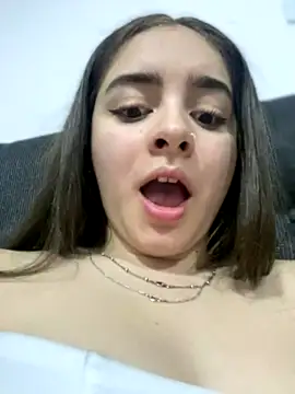Linda-pinkk nude on webcam for live sex chat