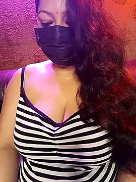 mayra_bhabi nude on webcam for live sex chat