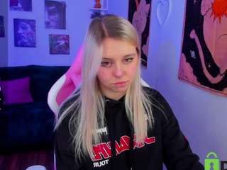 Camilla-Diaz nude on Live Cam Sex Chat