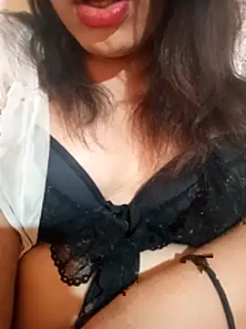 XxJuicyArabianSquirtXx nude on webcam for live sex chat