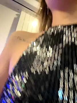 AlyseReuse nude on webcam for live sex chat