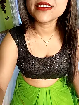 cute-lisa nude on webcam for live sex chat