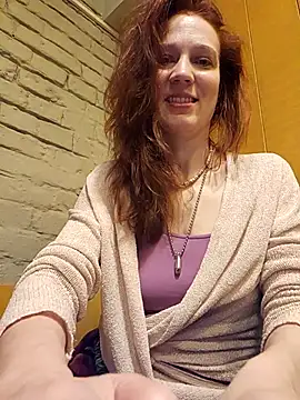 Exhibitionsplit nude on webcam for live sex chat
