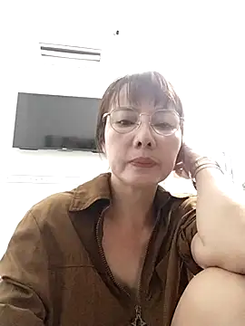 famryta nude on webcam for live sex chat