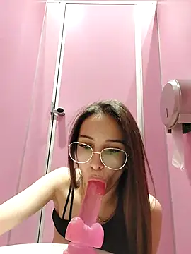 Mila_H0t nude on webcam for live sex chat