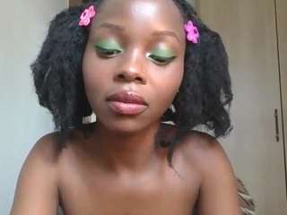 YumTam nude on Live Cam Sex Chat