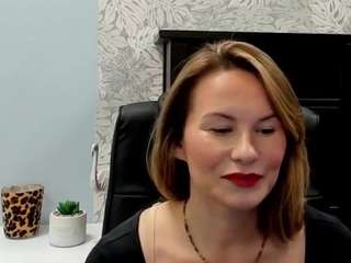 desireLAURA nude on Live Cam Sex Chat