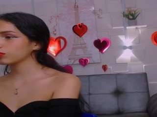 girl-lauris18 nude on Live Cam Sex Chat