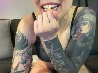 goldengirlcartier nude on Live Cam Sex Chat