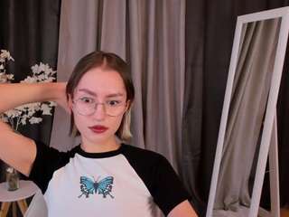 julierayls nude on Live Cam Sex Chat