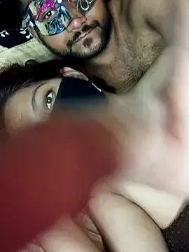 HOPE_COUPLE nude on webcam for live sex chat