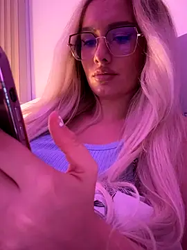 mollyxxx nude on webcam for live sex chat
